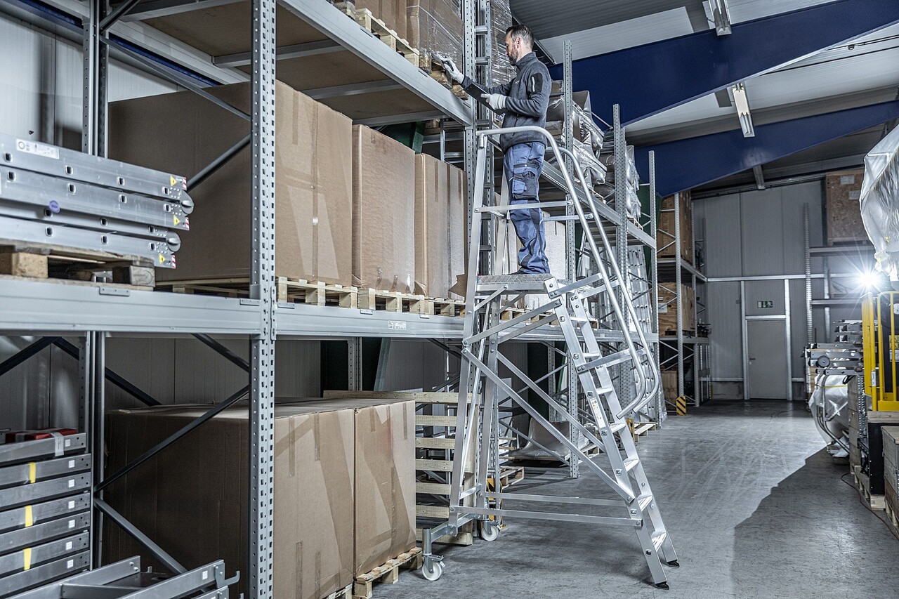 Roossien Platformtrap, verrijdbaar, 9 treden