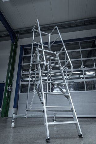 Roossien Platformtrap, verrijdbaar, 11 treden