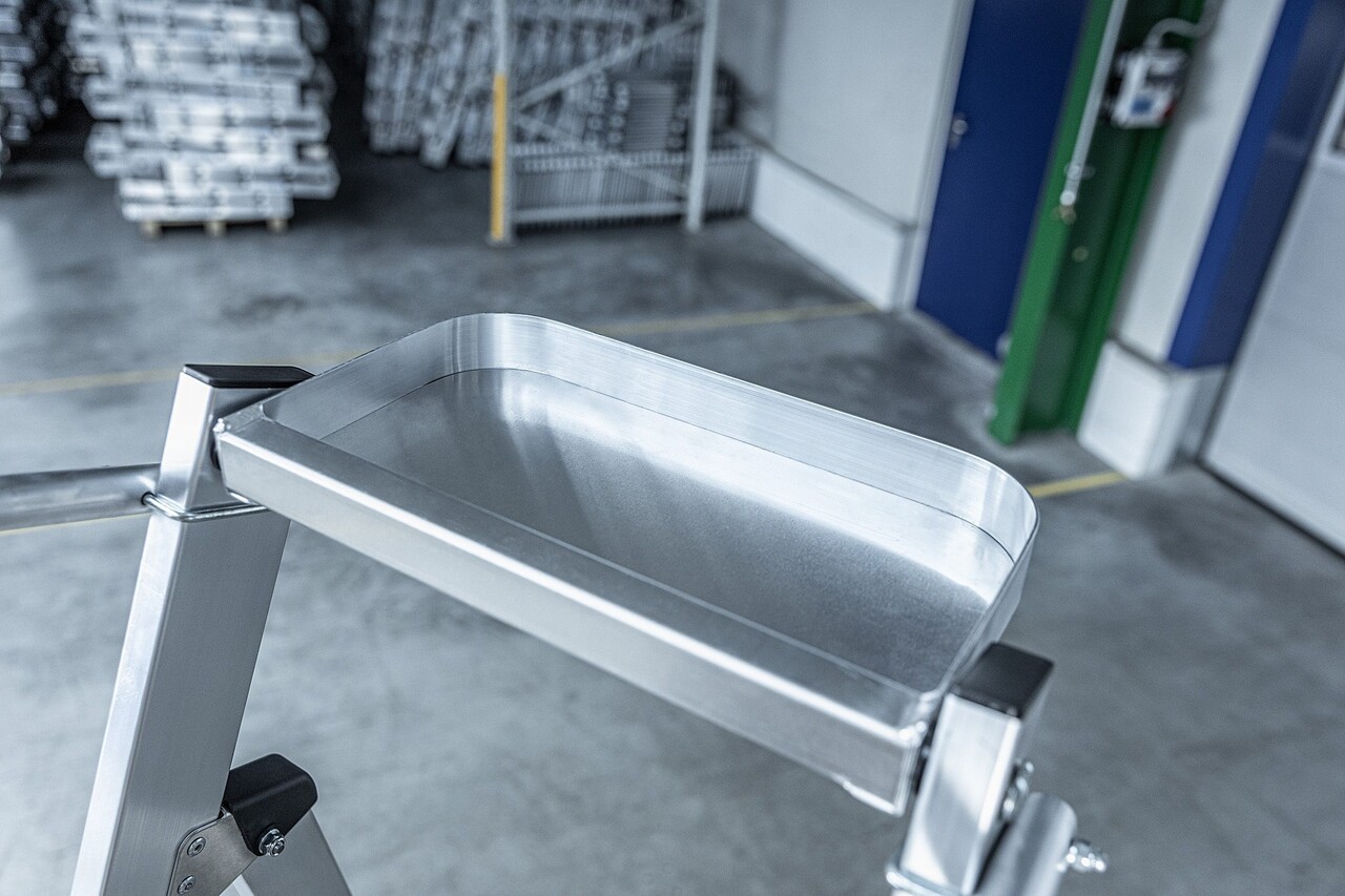 Roossien Verrijdbare platformtrap met 4 treden en leuning