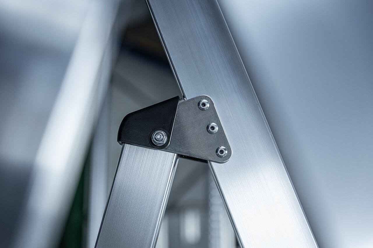 Roossien Verrijdbare platformtrap met 6 treden en leuning