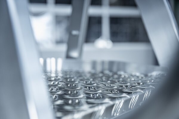 Roossien Verrijdbare platformtrap met 7 treden en leuning Roossien Verrijdbare platformtrap met 7 treden en leuning