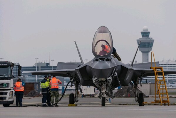 Roossien Klapbare vliegtuigtrap voor F-35
