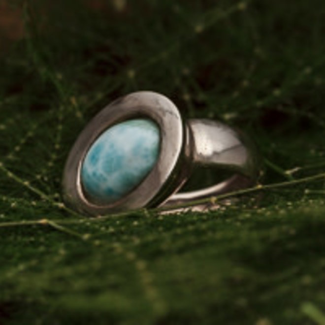 Larimar ring 'Regaliz', gezet in 925 zilver