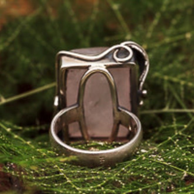 Rozenkwarts ring 'Mahitsi', gezet in 925 zilver in eigen atelier