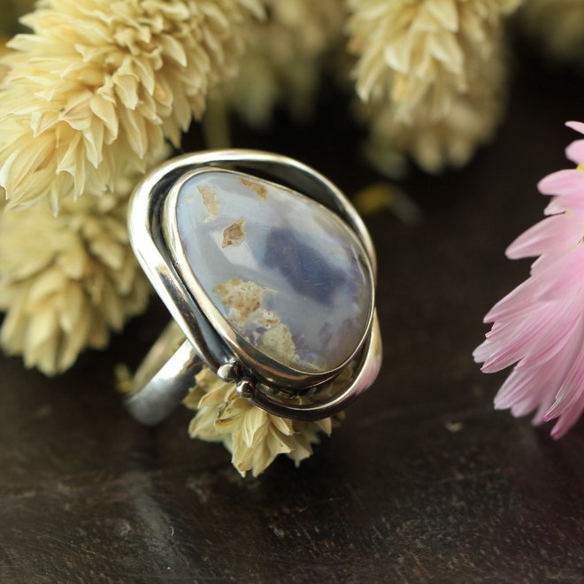Australische opaal Lightning Ridge ring 'Orbis' gezet in 925 zilver uit eigen atelier