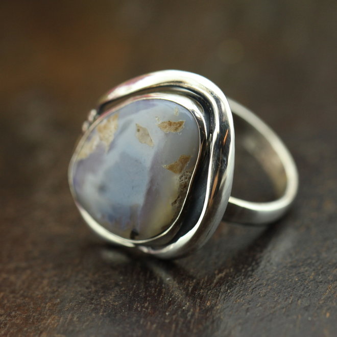 Lightning Ridge opaal ring 'Orbis' gezet in 925 zilver uit eigen atelier
