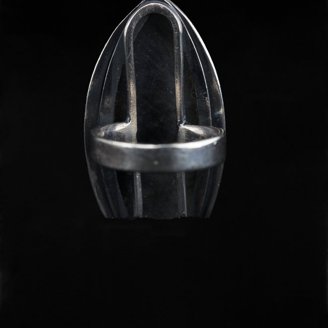 Labradoriet ring 'Marquise' gezet in 925 zilver