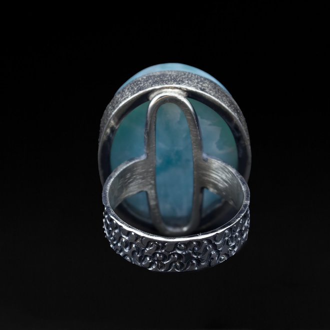 Larimar ring 'Valiente', gezet in 925 zilver uit eigen atelier