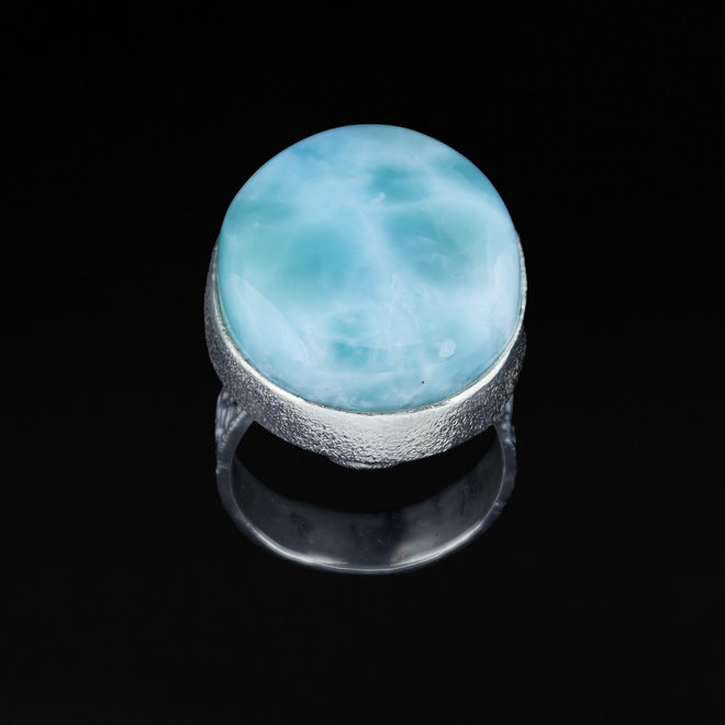 Larimar ring 'Valiente', gezet in 925 zilver uit eigen atelier