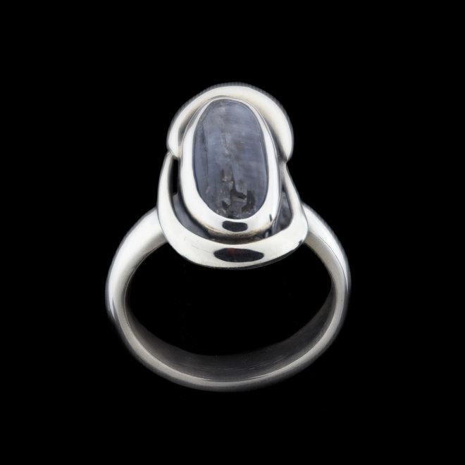 Kyaniet ring 'Tails', gezet in 925 zilver uit eigen atelier