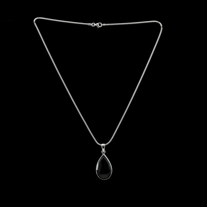 Onyx hanger 'Cybele', gezet in 925 zilver uit eigen atelier