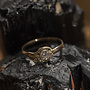 14 kt gouden ring "Eclips" met diamant