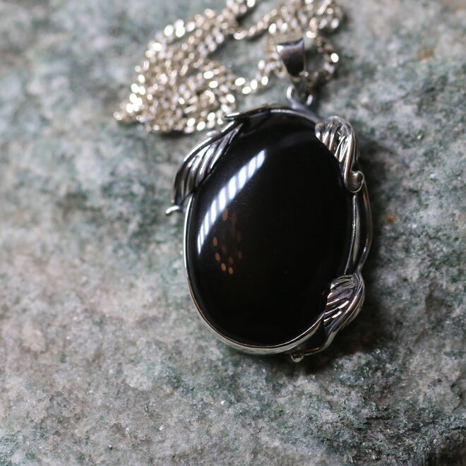 Onyx Hanger "Zuben Elgenubi"