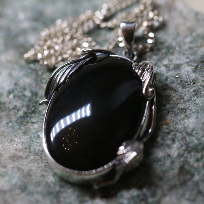Onyx Hanger "Zuben Elgenubi"