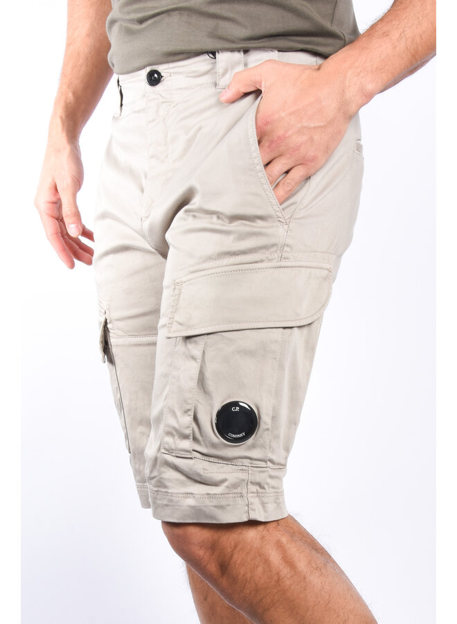 CP Company SS24 - Cargo Stretch Sateen Shorts - Goat