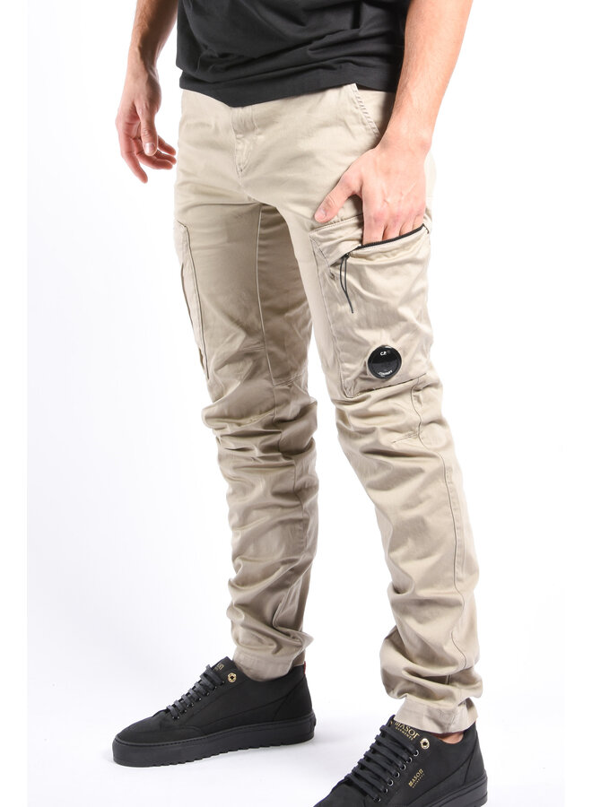 CP Company SS25 - Stretch Sateen Ergonomic Cargo Pants - Sand