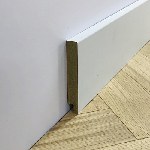 Rechte plint MDF 18x120 mm wit gegrond per m1