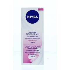 Nivea Essentials feuchtigkeitsspendende Tagescreme SPF15 dry / gev (50 ml)