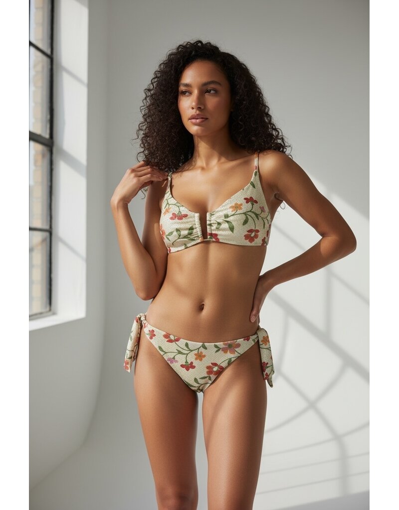 Raffaela d'Angelo Raffaela d'Angelo  CR22 bikini RG34/SL32