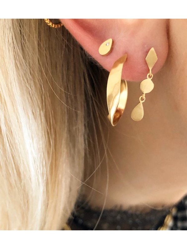 Stine A Twisted Hammered Creol Earring Right Gold