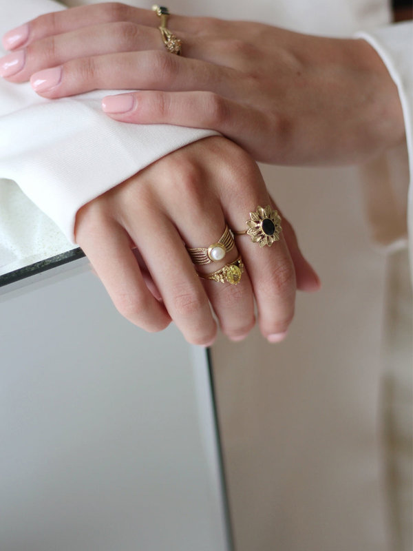 Xzota Ring Vintage Onyx Flower Brass