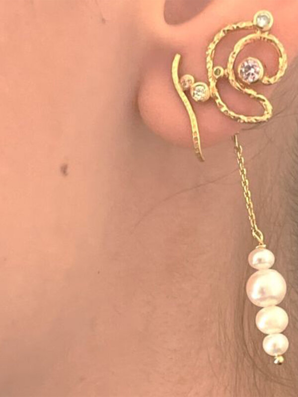 Stine A Pearl Berries Behind Ear Earring