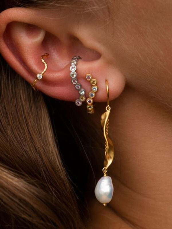 Stine A Long twisted With Baroque Pearl Earring