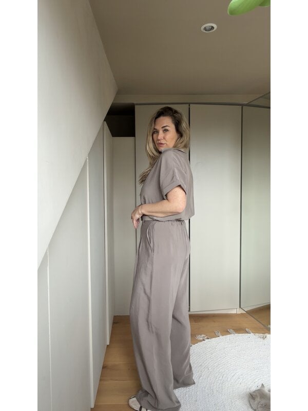 By Sara Collection Yara Set Taupe