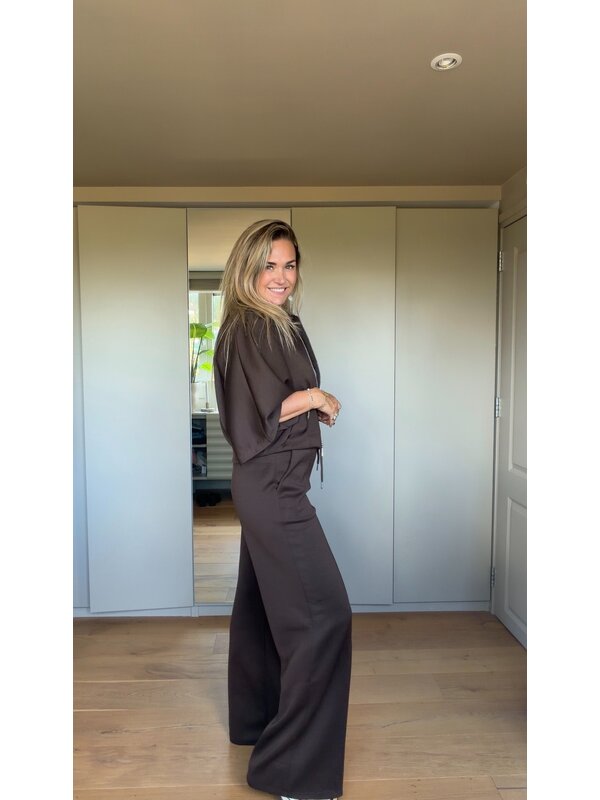 By Sara Collection Tinsley Suit Bruin