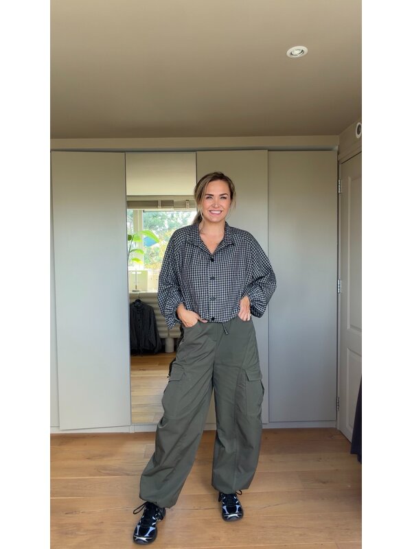 By Sara Collection Hannah Blouse Zwart