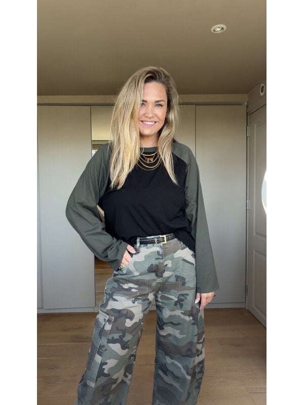 Riva Raglan Longsleeve Zwart Groen By Sara Collection Riva Raglan Longsleeve Zwart Groen
