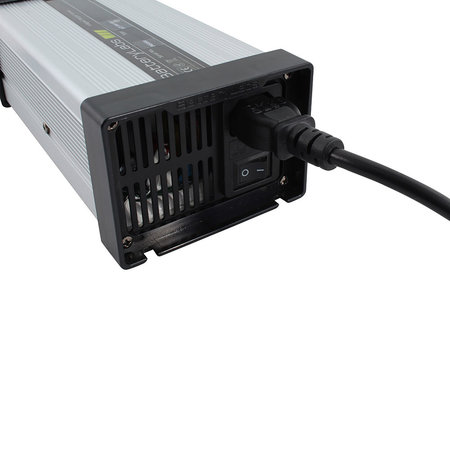 BatteryLabs MegaCharge LZ 24V 8A - XLR Stekker