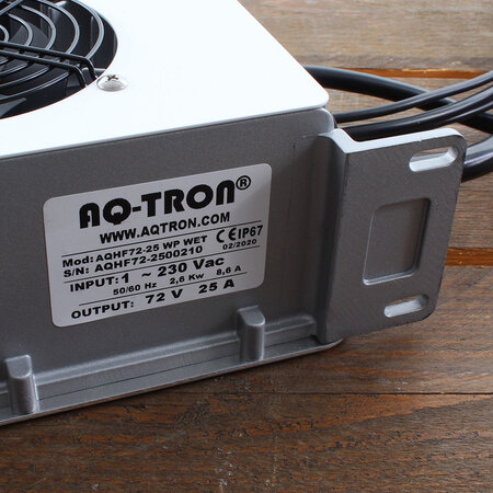 AQ-TRON Hoogfrequent Acculader 72V 25A - WET
