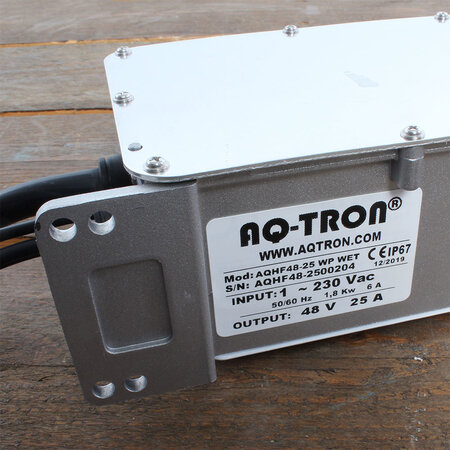 AQ-TRON Hoogfrequent Acculader 48V 25A - WET