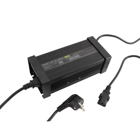 BatteryLabs MegaCharge Lithium-ion 72V 2A - C13 stekker