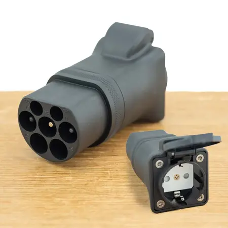 Adapter type 2 naar schuko Stopcontact