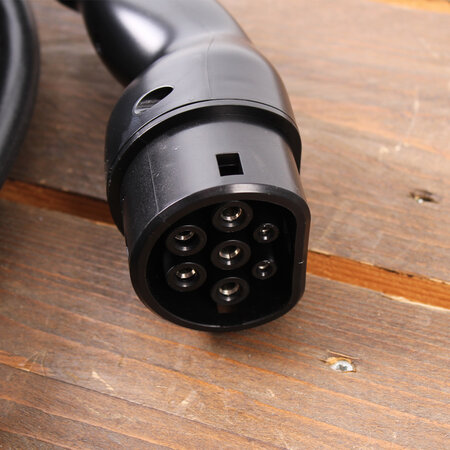 Ratio io6 Pro Laadstation 7,5 meter vaste laadkabel 3 fase 16-32A - inclusief MID Meter