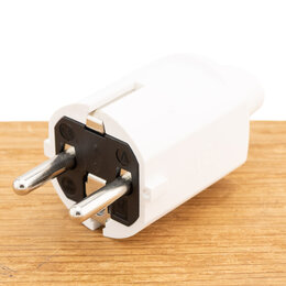 ABL Compact geaarde stekker schuko  (100000047) TPE wit