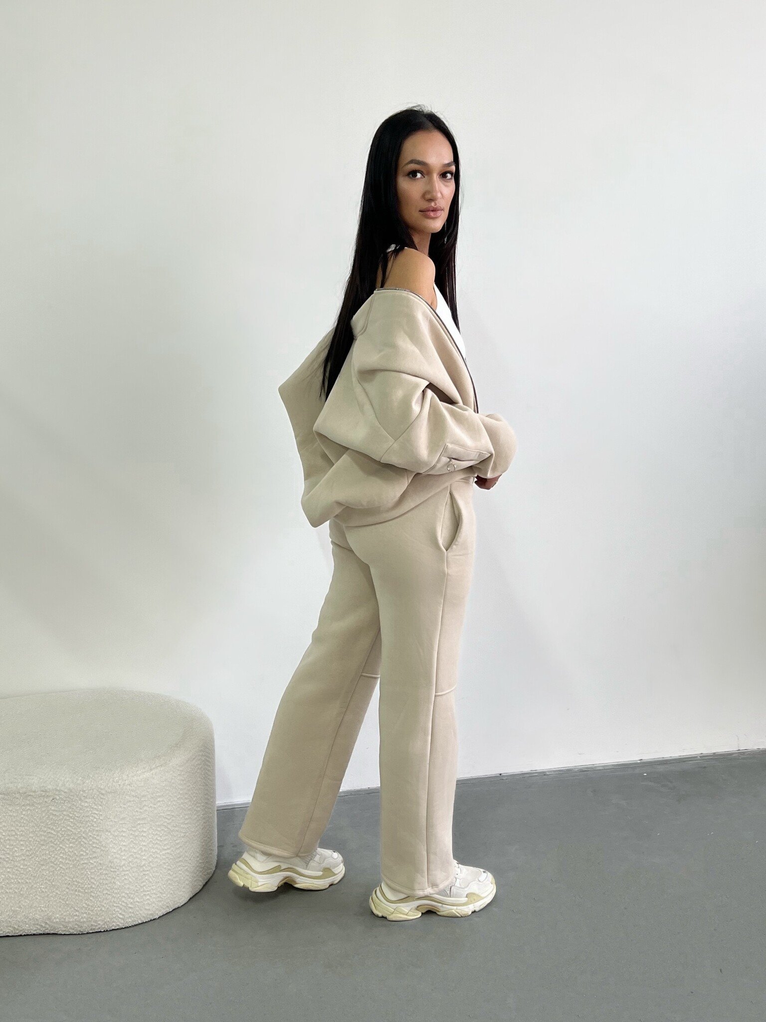 Beige jogging store suit