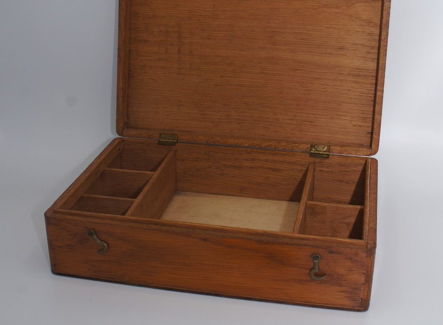 Simple sewing box