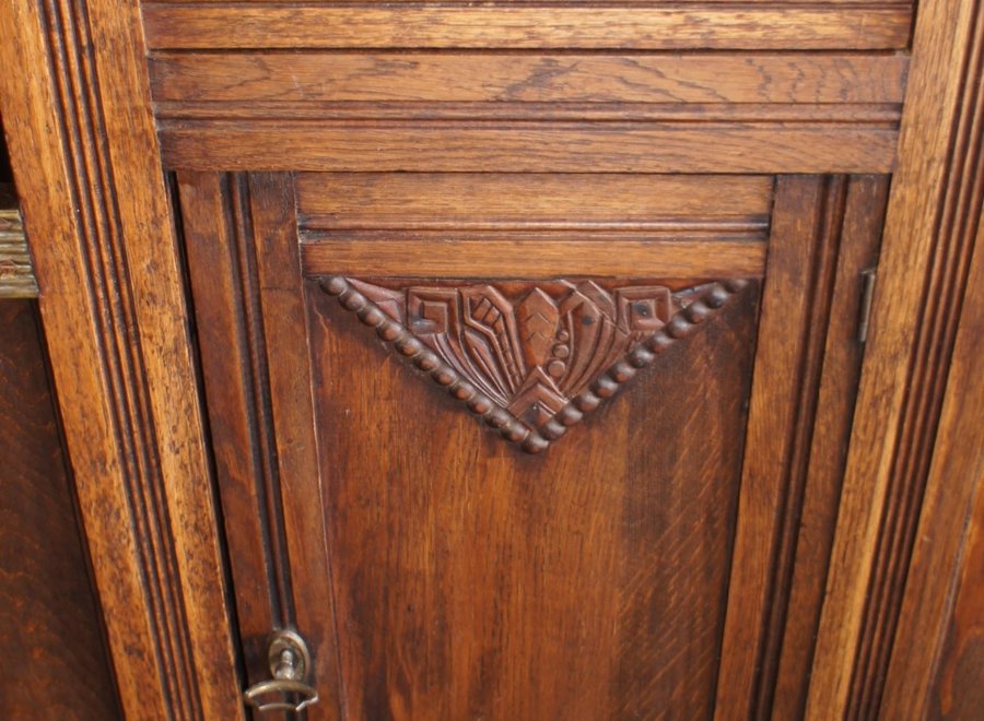 Vestière in a thin layer of wood, specific to the period