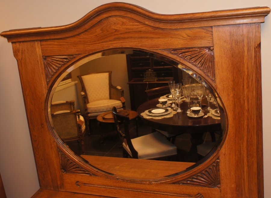 Solid oak frame with faceted mirror