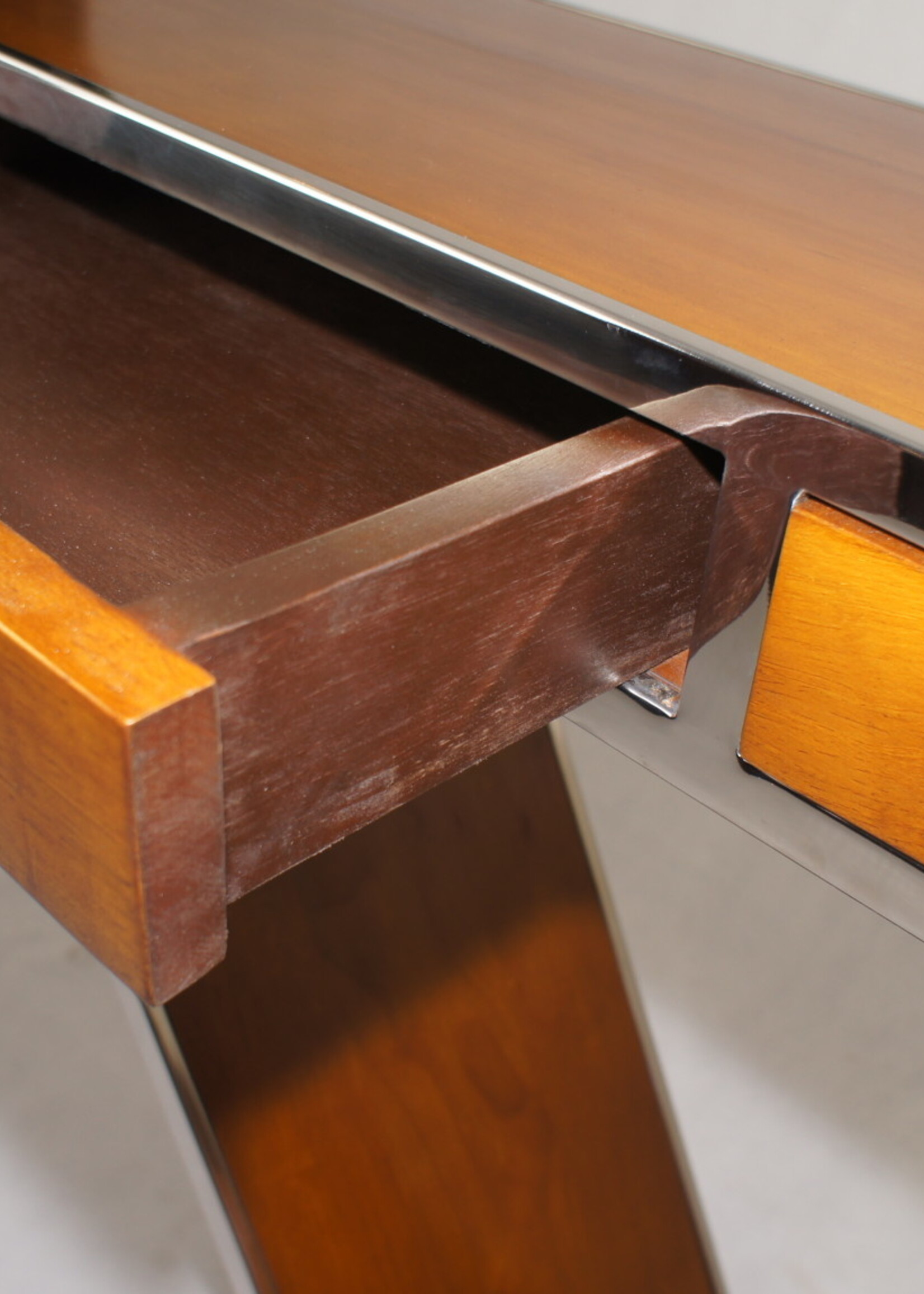 Elegant wall table with 2 drawers in wood and chrome