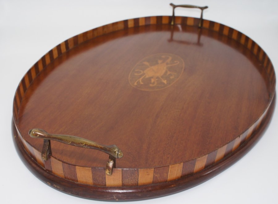 Plateau with inlaid wood