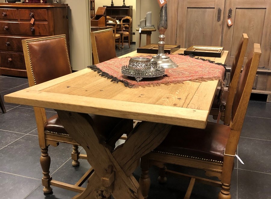 Oak table