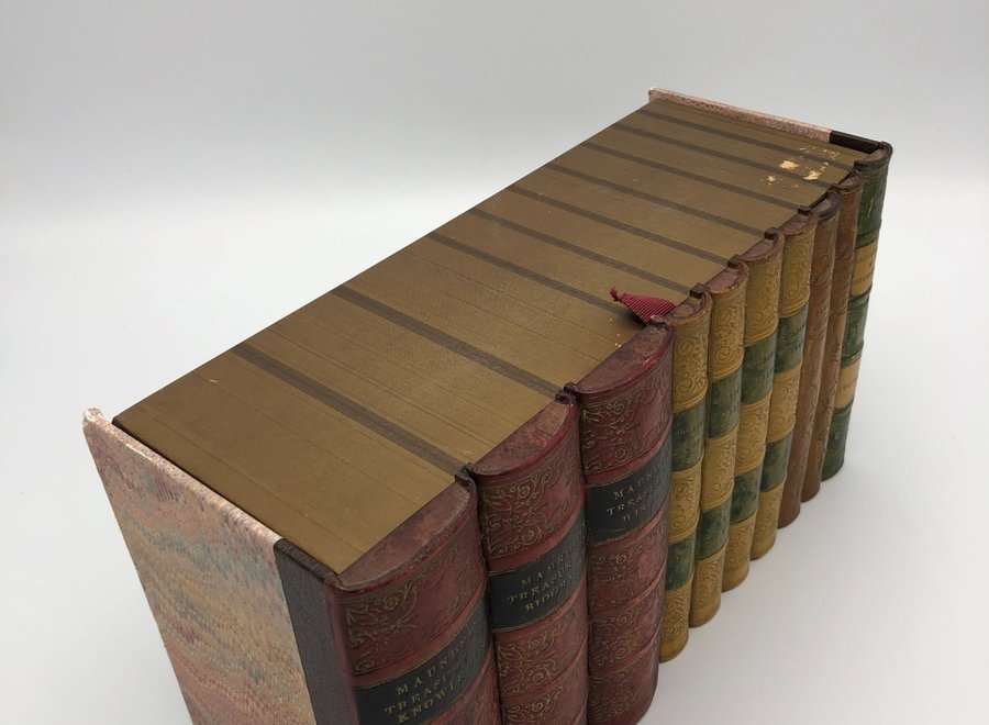 Book series storage box - leather, cardboard, paper