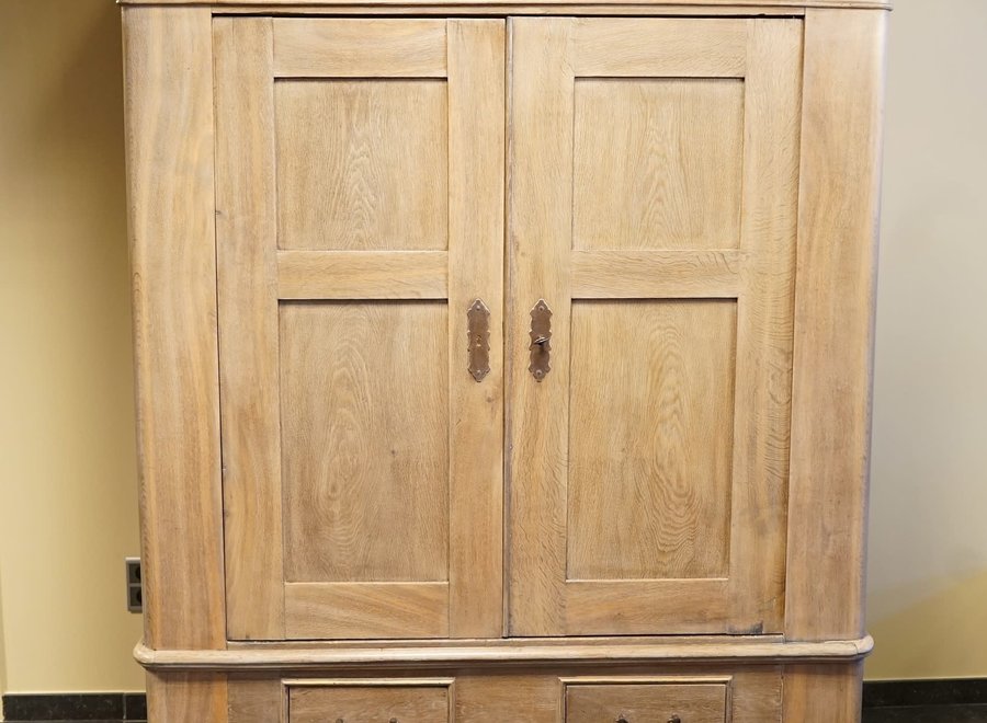Solid oak cabinet from Germany from the 19th century