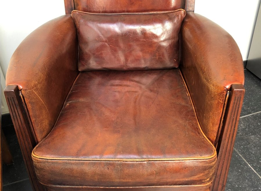 2 leather seats in male/female model