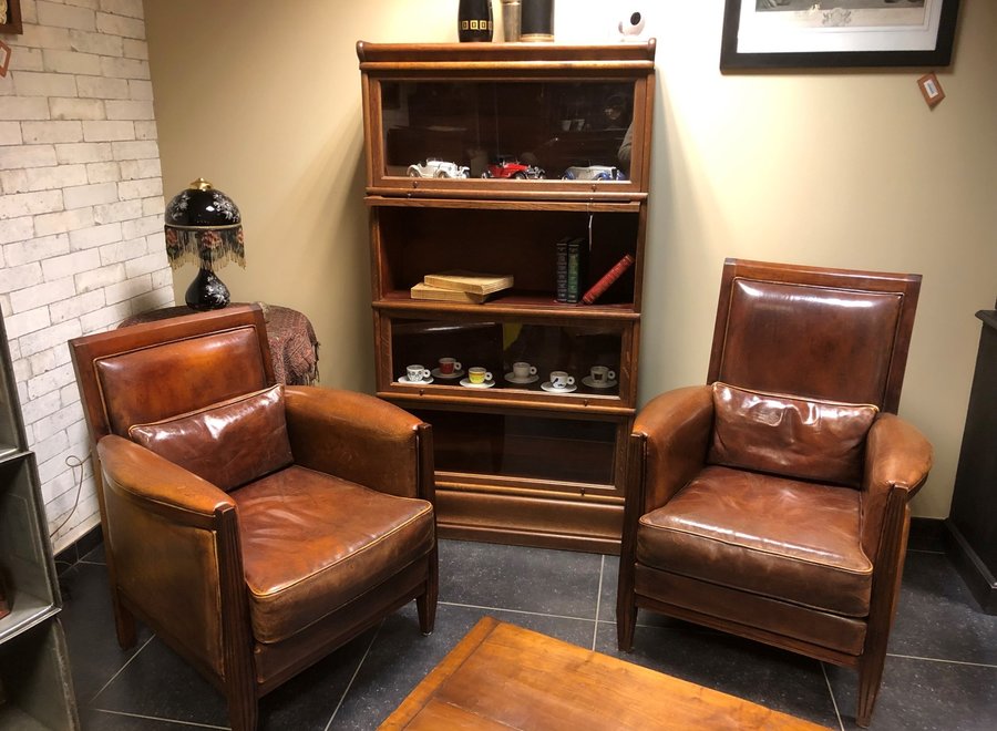 Set of 2 brown leather seats