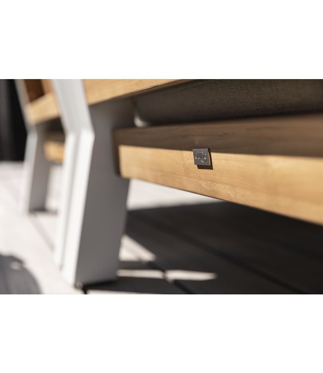 Guiño Guino Ensemble Bellevue LOUNGE comprenant 1 canapé et 2 chaises et table à hauteur de salon